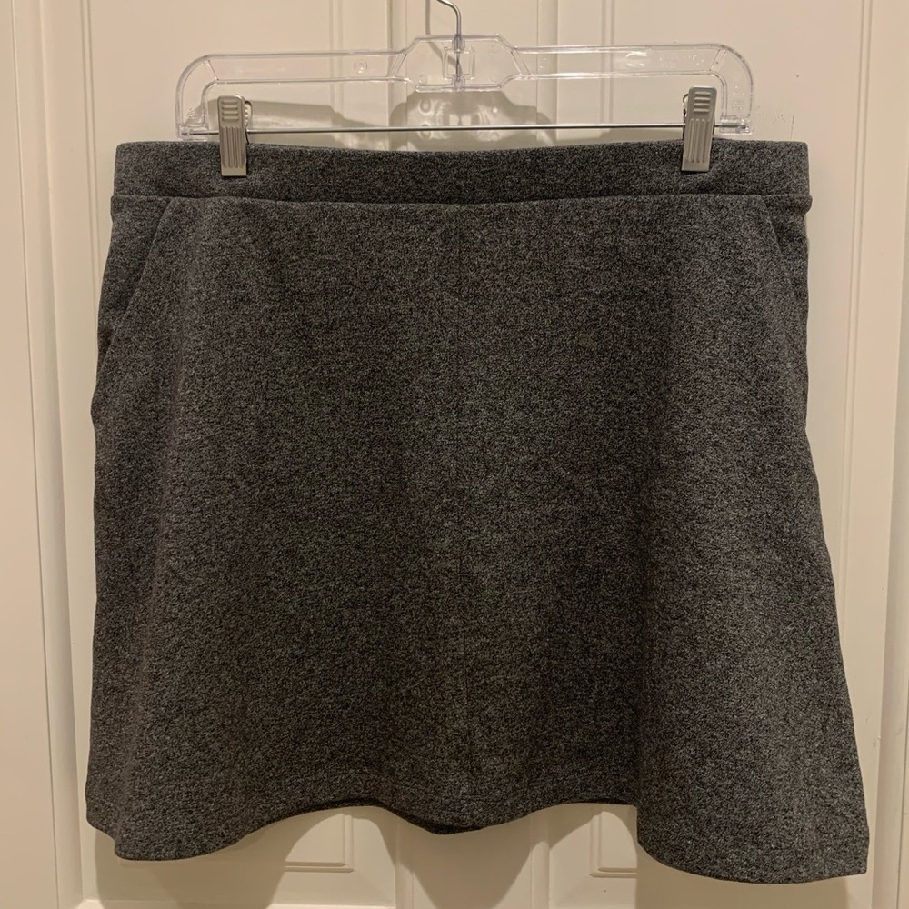 Cute Gray Skirt!! Never Worn!